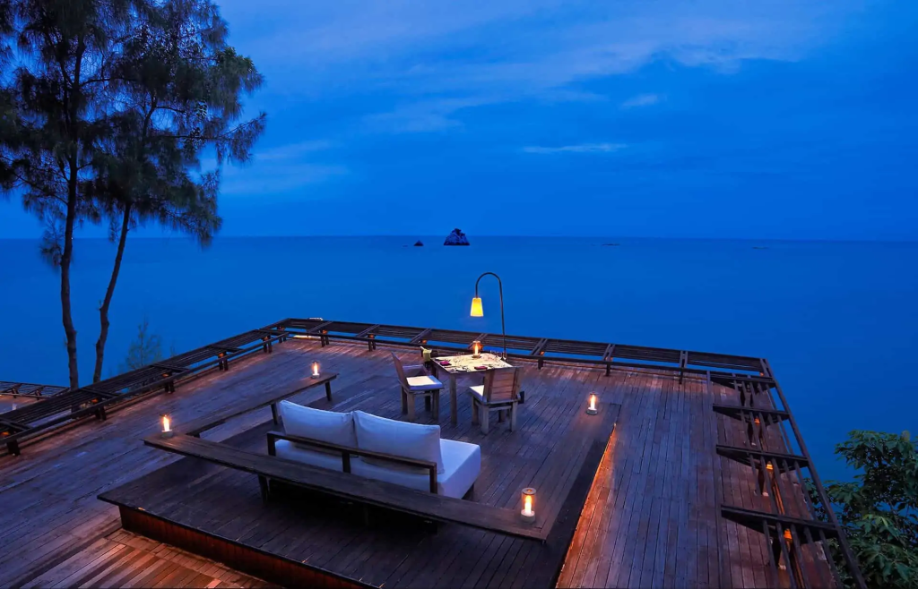 ✨ Dining on the Rocks: A Premier Fine Dining Experience at Six Senses Samui ✨ - Ayany Travel-Ayany Travel