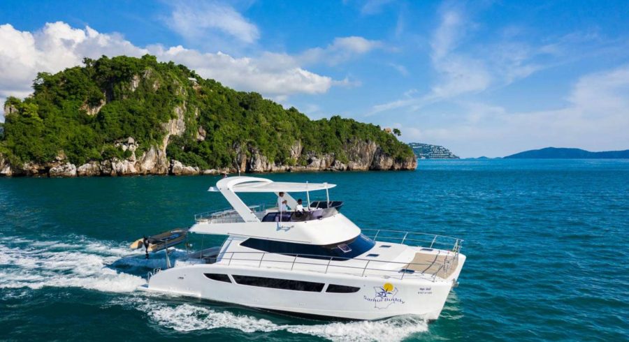 Yacht